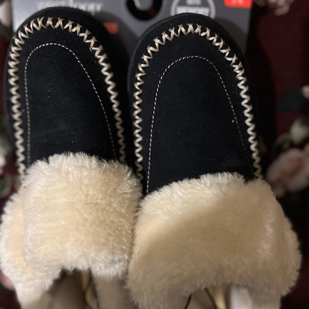 West loop comply slippers BNWT 5-6